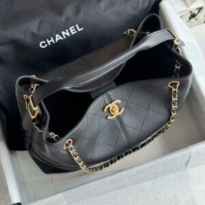 Classic CHANEL Bag: A Stylish and Versatile Choice for Elegance